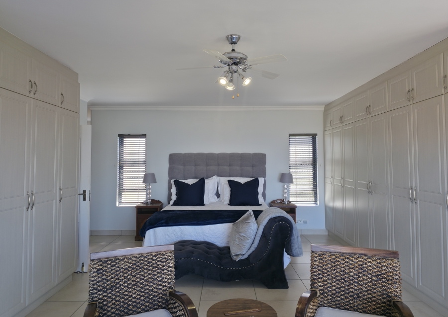 5 Bedroom Property for Sale in Wavecrest Eastern Cape